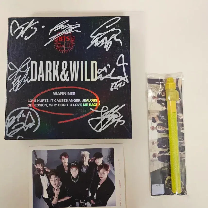 [BUNJANG] BTS Dark &amp; Wild Signed Album, Showcase Invitation, and Lightstick Bundle Set / 방탄소년단BTS  다크앤와일드 싸인앨범,쇼케이스초대장,응원봉 양도합니다