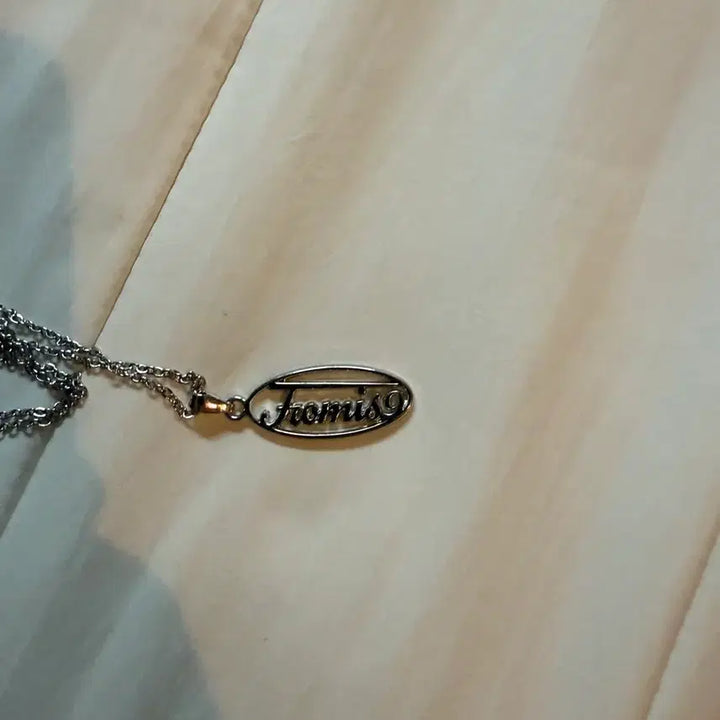 [BUNJANG] fromis_9 NOW OR NEVER Concert Necklace / 프로미스나인 나우 투모로우 콘서트 md 목걸이 판매