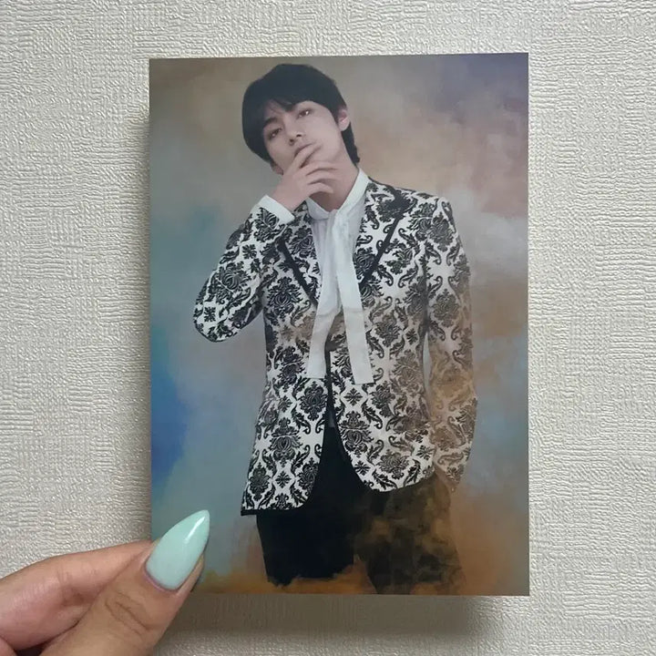 [BUNJANG] BTS VT Cosmetics V Taehyung Postcard / 방탄소년단 BTS VT 코스메틱 뷔 태형 엽서