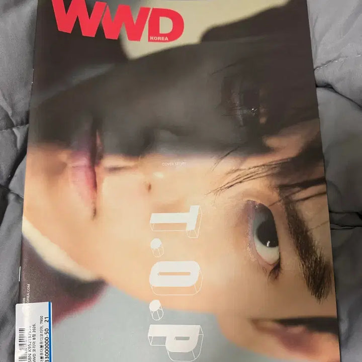 [BUNJANG] BIGBANG TOP WWD Korea Magazine Bundle Set / 탑 TOP WWD 코리아 잡지 일관양도