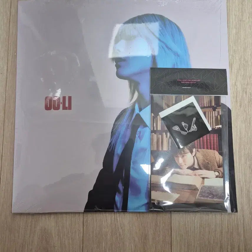 [BUNJANG] WOODZ O.O.LI LP Photobook Sealed / 우즈 O.O.LI lp + 엽서 미개봉