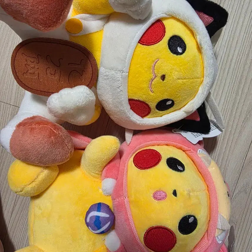 [BUNJANG] Pokemon Pikachu Medium Plush Set (2) / 포켓몬스터 피카츄 중형 인형 2개 세트