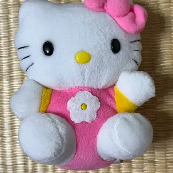 [BUNJANG] Vintage Hello Kitty Plush / 산리오 고전 헬로키티 인혈