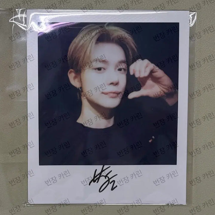 [BUNJANG] TXT Yeonjun Part 2 Weverse Authentic Autographed Instant Photo / 연준 파트투 위버스 친필 사인 폴라 투바투 싸인 인스턴트 포토