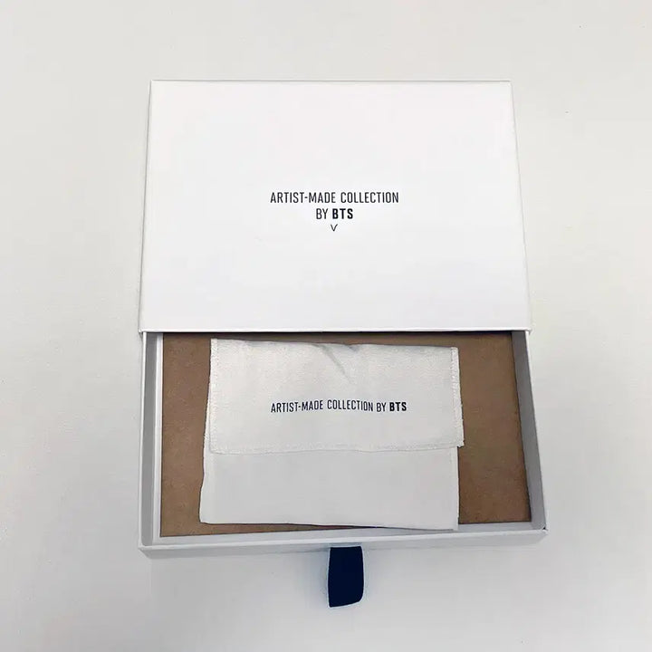 [BUNJANG] BTS V Artist-Made Collection Cloud Brooch Set / BTS 방탄 뷔 아티스트 메이드 컬렉션 구름 브로치 뱃지 세트