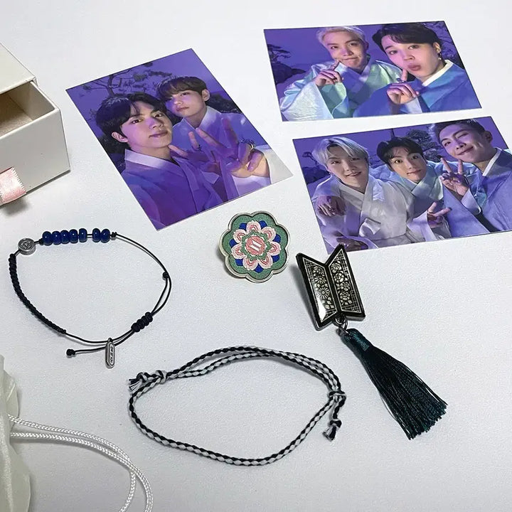 [BUNJANG] BTS Dalmajung Bundle Set Badges &amp; Bracelet / BTS 방탄 달마중 뱃지 + 팔찌 + 포카 일괄 양도