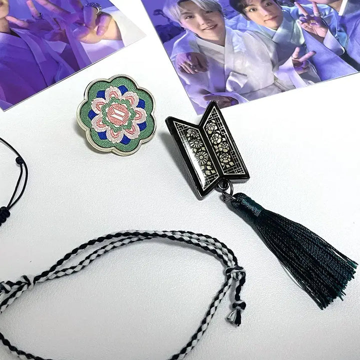 [BUNJANG] BTS Dalmajung Bundle Set Badges &amp; Bracelet / BTS 방탄 달마중 뱃지 + 팔찌 + 포카 일괄 양도
