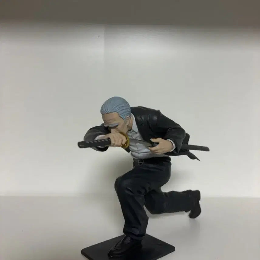 [BUNJANG] Sakamoto Days Takamura Figure with Box / 박스포함)사카모토 데이즈 타카무라 피규어 판매합니다