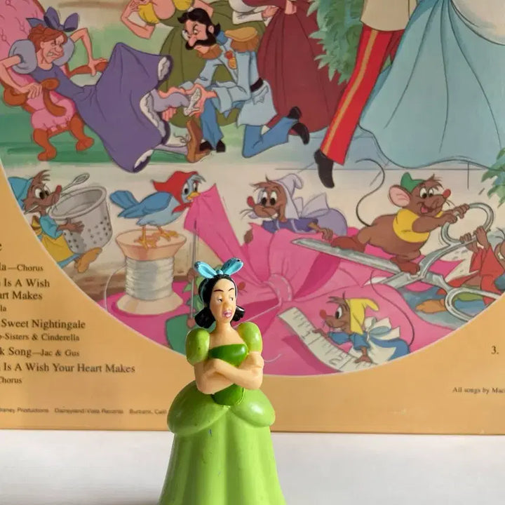 [BUNJANG] 1990s Walt Disney Cinderella Drizella Mini Figurine (Rare) / 1990s/월트디즈니 신데렐라속 드리젤라(rare)