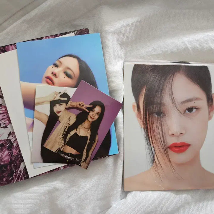 [BUNJANG] BLACKPINK The Album Jisoo Lisa Photocard Bundle Set / 블랙핑크(The album)+포토카드(지수,리사)+멤버별 굿즈 9장
