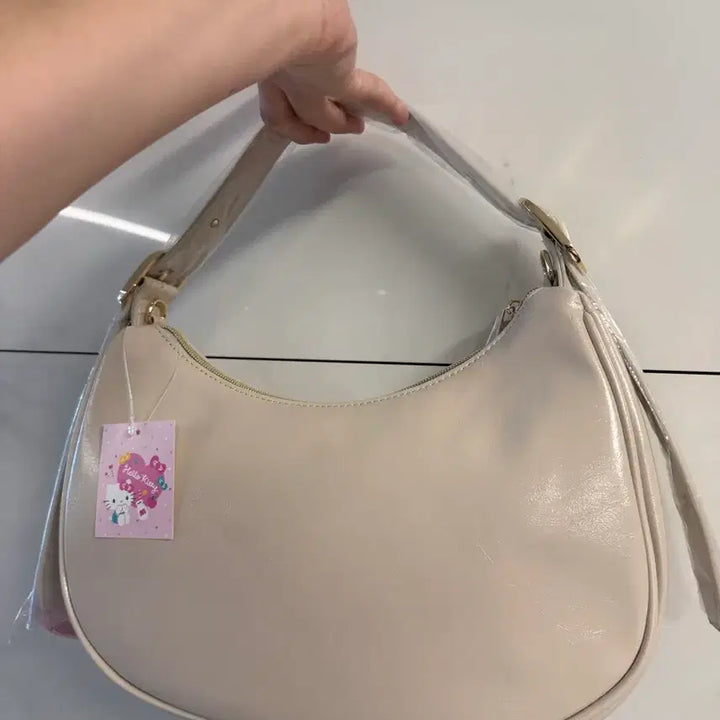 [BUNJANG] Hello Kitty Leather Shoulder Bag Crossbody Bag / 정리중))헬로키티 레더 숄더백 크로스백 가방