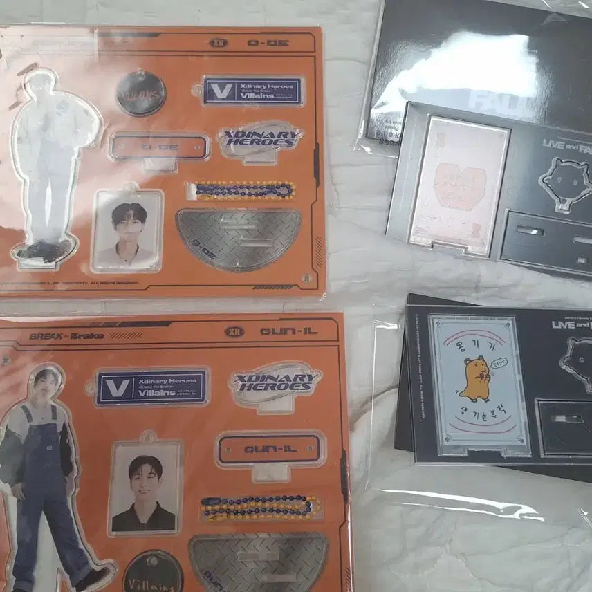 [BUNJANG] Xdinary Heroes Gunil, Ode Acrylic Goods Bundle Set / 일괄) xdinaryheroes 엑디즈 건일, 오드 아크릴 굿즈 판매