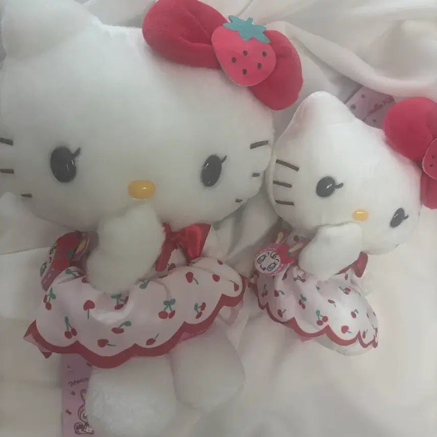 [BUNJANG] Sanrio x Mezzo Piano Hello Kitty Collaboration Plush &amp; Mascot Set / 선착특가) 산리오 헬로키티 메조피아노 콜라보 누이,마스코트 세트