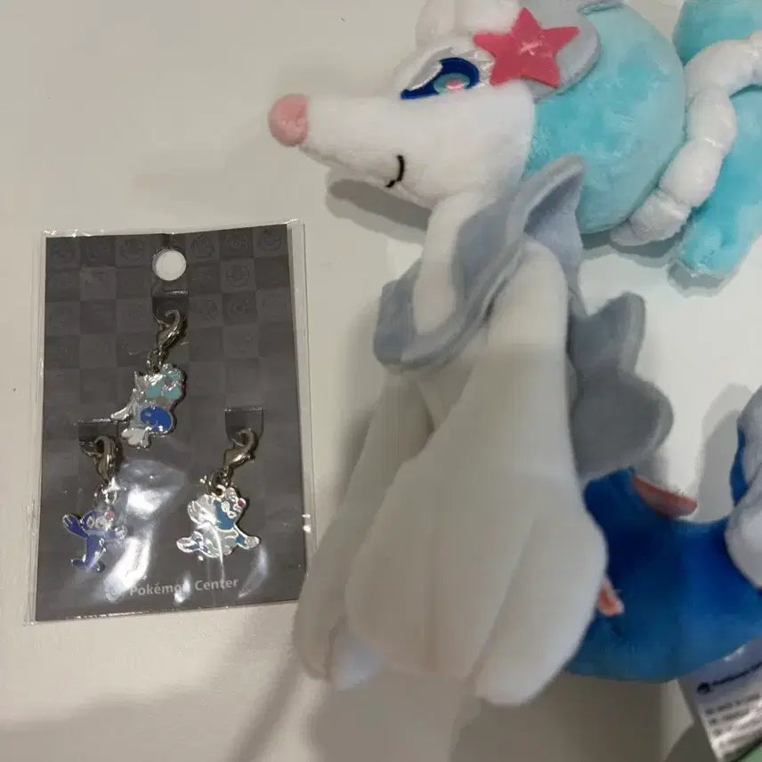 [BUNJANG] Pokemon Sylveon Fit, Nymphia, Spewpa, Sylveon Charm Bundle Set / 포켓몬 누리레느 핏, 누리공 키요공 누리레느 챰 일괄 판매