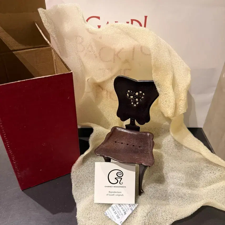 [BUNJANG] Gaudi Seoul Exhibition Official Limited Edition Casa Calvet Chair Miniature / 가우디 서울 전시회 카사 칼베트 의자 미니어처