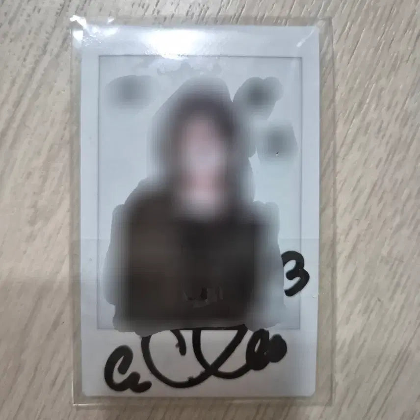 [BUNJANG] Lysnne Live Signed Polaroid / 리센느 리브 싸인 폴라로이드