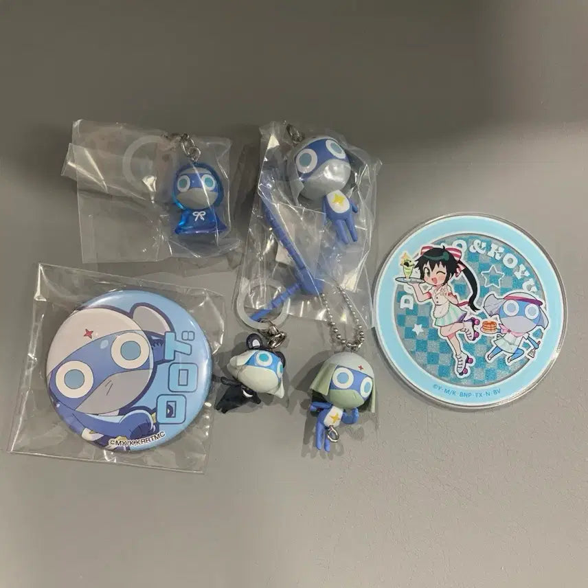 [BUNJANG] Keroro Sergeant Frog Dororo Animal Raincoat Colorful Gacha Badge &amp; Coaster Bundle Set / 일괄))개구리중사 케로로 도로로 동물 우비 컬러풀 대롱 가챠 뱃지 코스터 판매