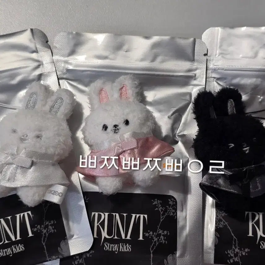 [BUNJANG] Stray Kids Run 2 U SKZoo Micro Rabbit Set / 스트레이키즈 런잇 스키주 마이크로 리빗 세트