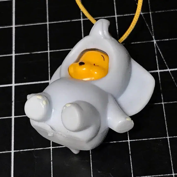 [BUNJANG] 2000s Winnie the Pooh Rubber Strap - Elephant / 2000년대 곰돌이 푸 고무 스트랩 / 코끼리
