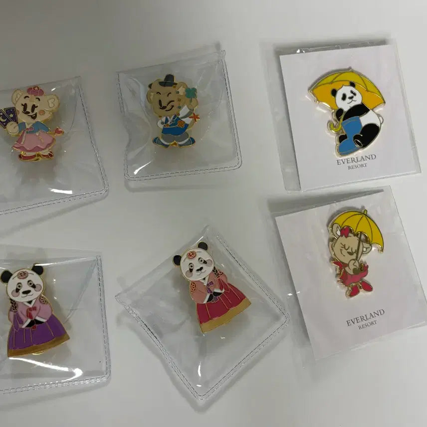 [BUNJANG] Fu Bao Rain Day Fortune Badge Bundle Set / 푸바오 레인데이 포춘 배지일괄