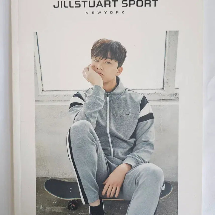 [BUNJANG] Park Seo Joon "JILLSTUART SPORT NEW YORK" Magazine Advertisement / 박서준 화보 광고 잡지 굿즈 질스튜어트 스포츠 뉴욕 의류 옷