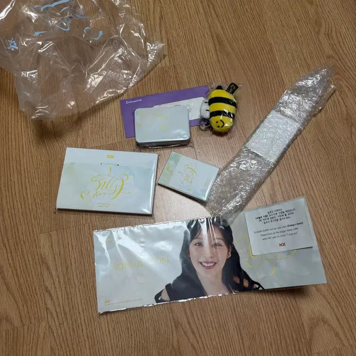 [BUNJANG] Kim Jiwon Fan Meeting Goods &amp; MD Photocard Set / 김지원 팬미팅 굿즈 및 MD