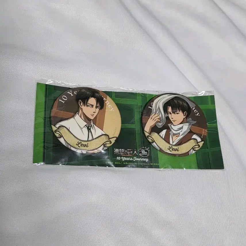 [BUNJANG] Attack on Titan Levi 10th Anniversary Limited Edition Tin Badge Bundle Set / [미개봉] 진격의 거인 리바이 10주년 기념 한정 캔뱃지 일괄 코단샤 정품