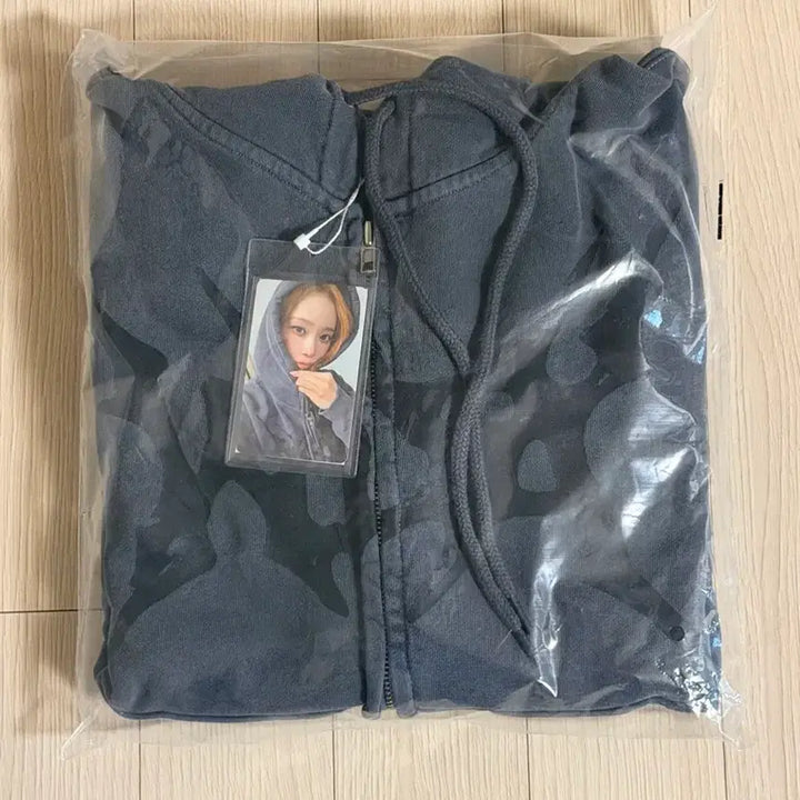 [BUNJANG] aespa Lemonade Zip-Up Hoodie + Winter Photocard Set / 에스파 레모네이드 후드 집업 + 윈터 포카 세트