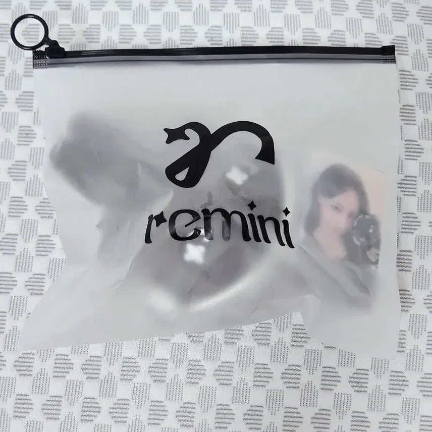 [BUNJANG] LeSserafim Remini Official Doll Keychain Remini Wonyoung ZOTA / 미개봉)리센느 공식 인형 키링 레미니 원이 조타 ZOTA
