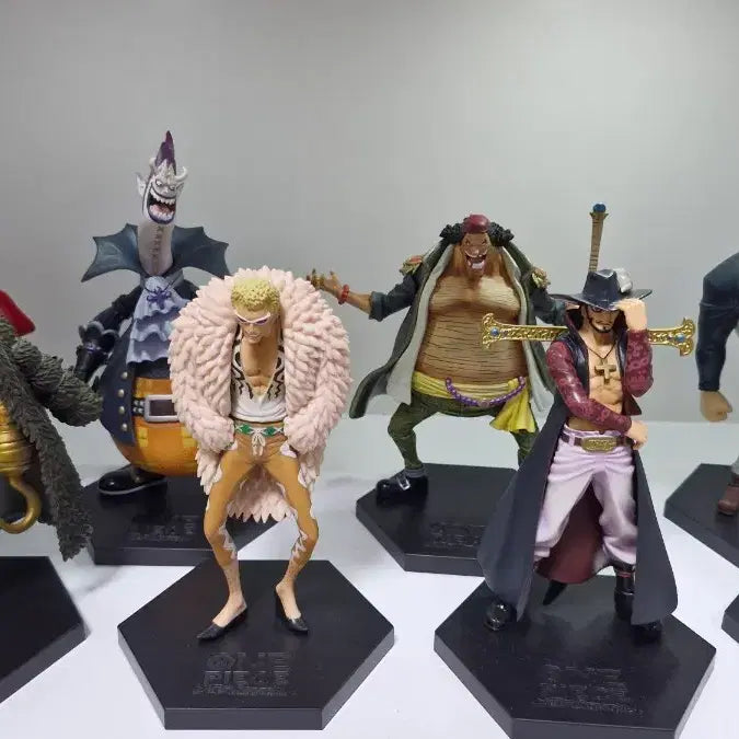 [BUNJANG] Banpresto Grandline Men DX Shichibukai Figure 8-Piece Set / 원피스 구반프 dx 칠무해 피규어 8종 세트 판매합니다