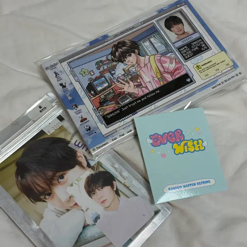 [BUNJANG] NCT WISH Exhibition Login Wing Keyring, Badge, Postcard Bundle Set / 엔시티위시 전시회 로그인 날개키링 뱃지 엽서 일괄