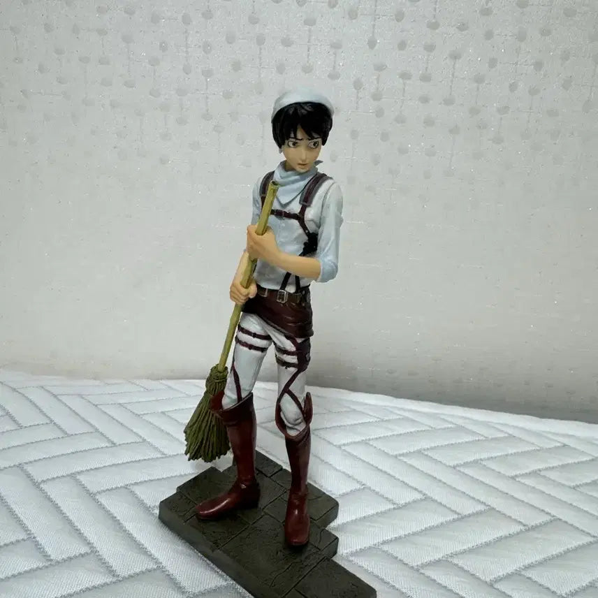 [BUNJANG] Eren Cleaning Figure / 에렌 청소 피규어 판매