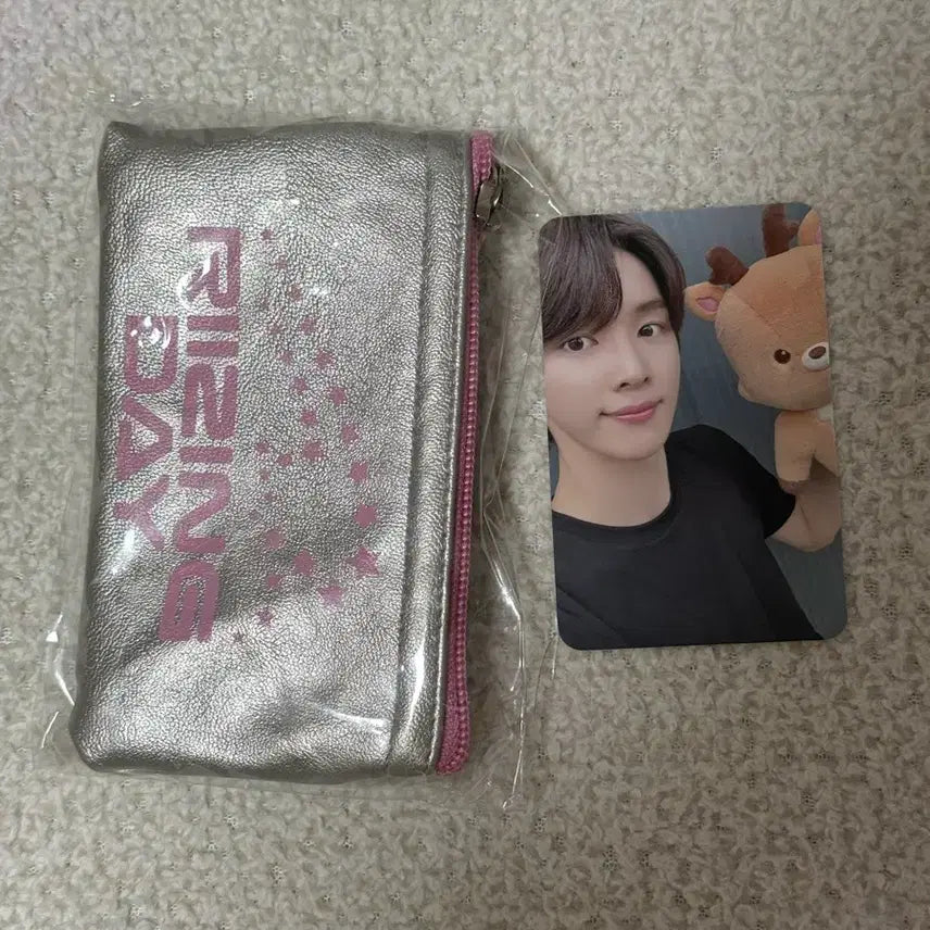 [BUNJANG] RIIZE Sungchan Rising Day Pouch Wallet + Photocard (Unsealed) / 라이즈 성찬 우락밤 라이징데이 파우치 지갑 + 포토카드 단순 개봉 제품 양도