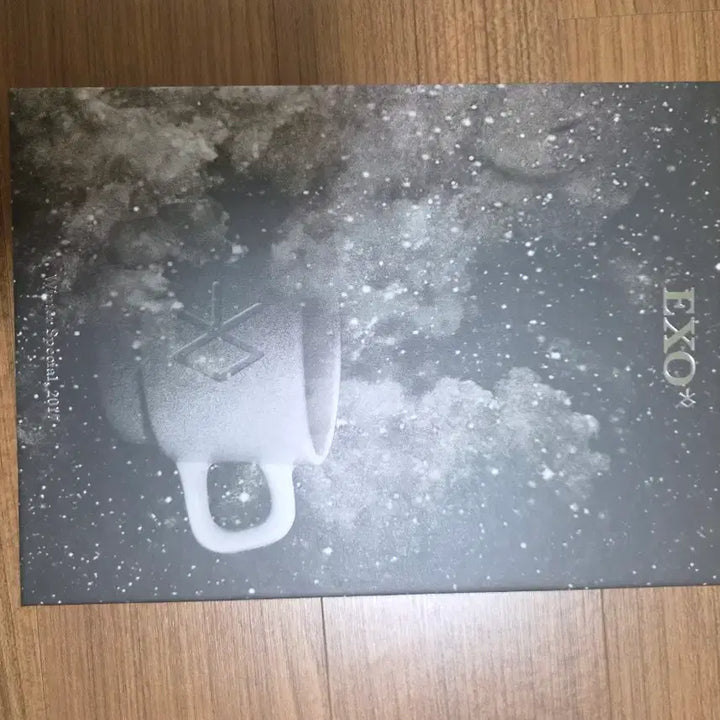 [BUNJANG] EXO Winter Special Album Universe / EXO 겨울 스페셜 앨범 Universe 2017(포카o)