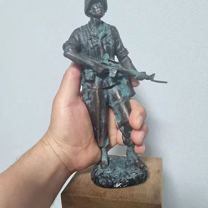 [BUNJANG] US Military Vintage Bronze Statue / 미군 신쭈 브론즈