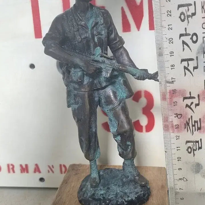 [BUNJANG] US Military Vintage Bronze Statue / 미군 신쭈 브론즈