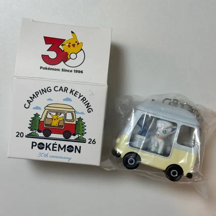 [BUNJANG] Lotte 30th Anniversary Pokemon Alola Ninetales Camping Car Keychain / 롯데리아 포켓몬 30주년 캠핑카 키링 알로라 식스테일