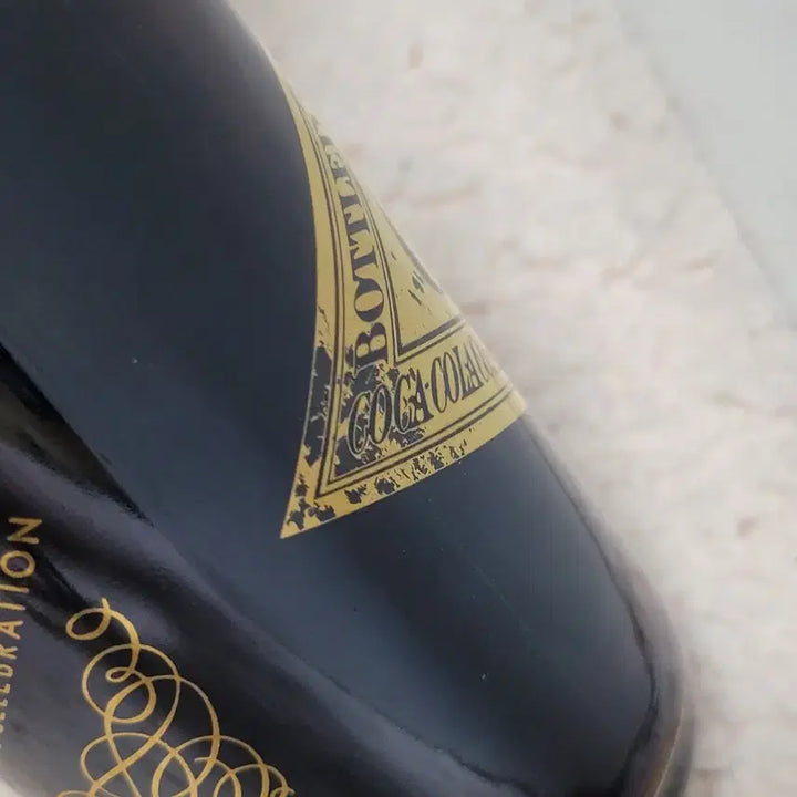 [BUNJANG] Coca-Cola Japan 100th Anniversary Gold Edition (Sealed) / 코카콜라 일본 100주년 금장 미개봉