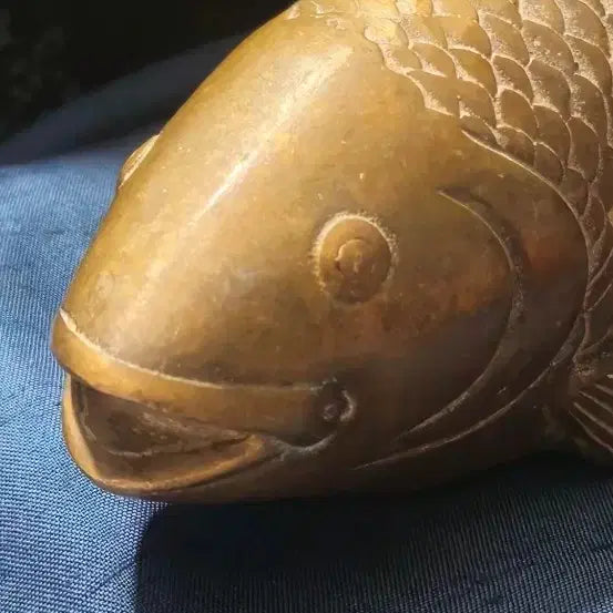 [BUNJANG] Daemyeong Seondeok Dynasty Brass Carp Ornament - Auspicious Symbol of Wealth and Success / 대명선덕 명관 황동 잉어 장식품 오브제 .길상.재물운
