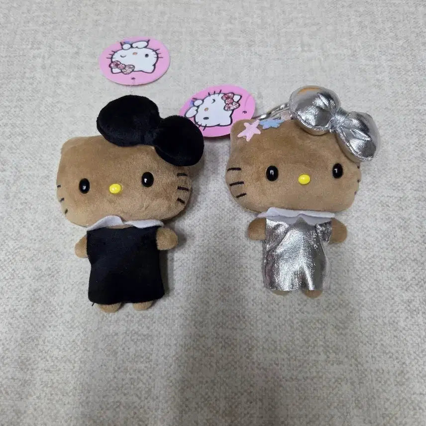 [BUNJANG] Sanrio Hello Kitty Tanning Kitty Astronaut Plush Keychain Set (2 pieces) / (새상품) 산리오 헬로키티 태닝키티 우주인 인형 키링 2개 세트