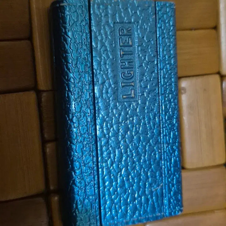[BUNJANG] Vintage Blue Pattern Lighter / 빈티지 블루 패턴 라이터