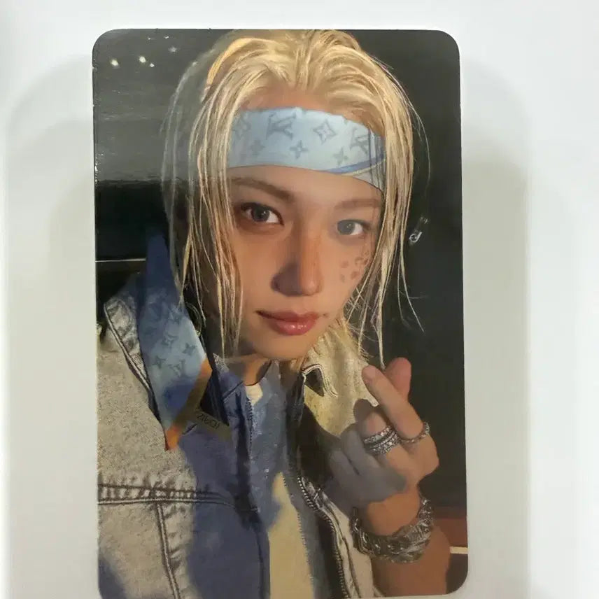 [BUNJANG] Stray Kids Felix This &amp; That Ver. Photocard / 필릭스 용복 디스앤댓 this &amp; that &amp; ver 포카 포토카드 스키즈 스트레이키즈 &amp; 버전 용복이 앨범 덤 드림