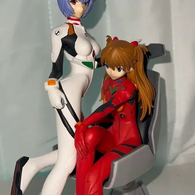 [BUNJANG] Evangelion Asuka &amp; Rei Girls with Chair Figure / 에반게리온 아스카 레이 girls with chair 걸 스 윗 체어 피규어