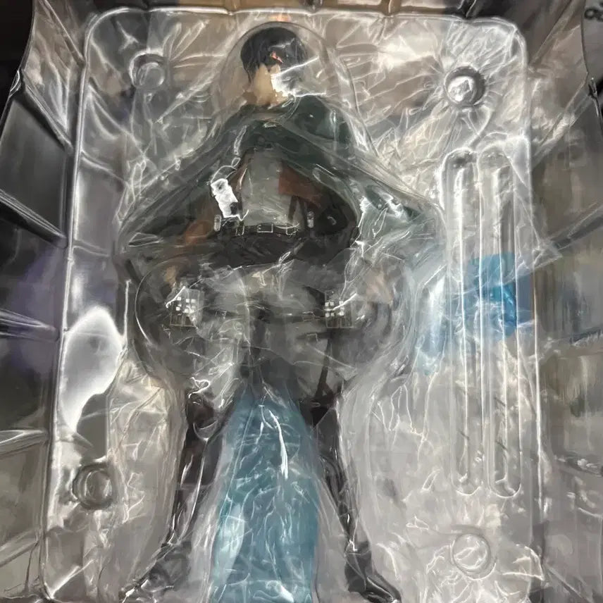 [BUNJANG] Attack on Titan Levi B Prize Acrylic Standee with Keychain / 진격의거인 리바이 B상