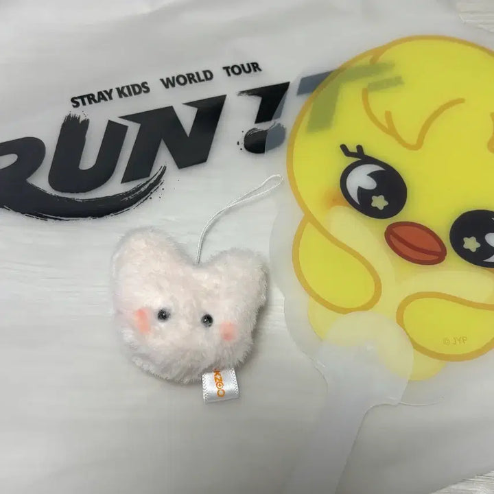 [BUNJANG] Stray Kids Run It Concert Entrance Gift Foxy Tag Keyring Ppoogari Fan / 스트레이키즈 스키즈 런잇 콘서트 입장 기프트 특전 폭시니 테이지 키링 뽁아리 부채