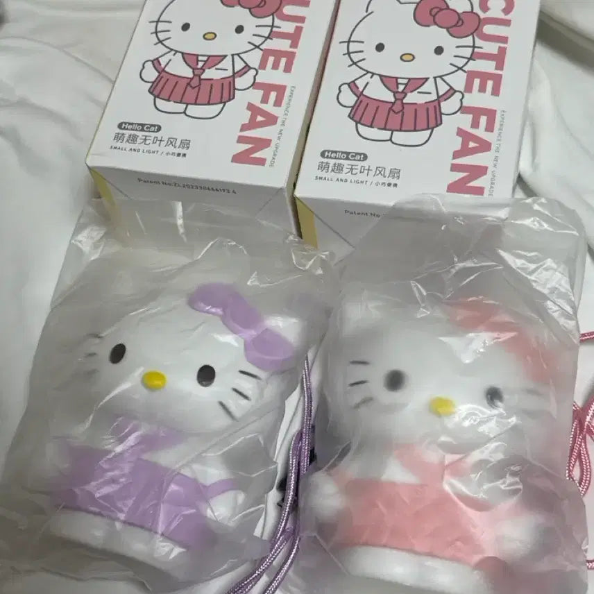 [BUNJANG] Hello Kitty Portable Fan with Charger and Lanyard (New) / 키티 휴대용 선풍기 충전기 포함 목걸이 포함 새상품