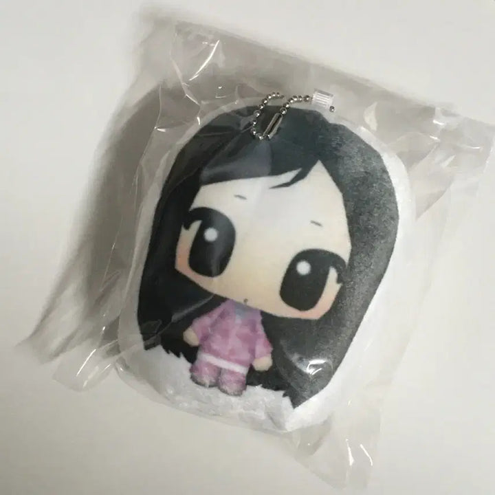 [BUNJANG] Bape Jeans Hanni Cushion Keyring (Sealed) / 미개봉) 베이프진스 하니 쿠션 키링
