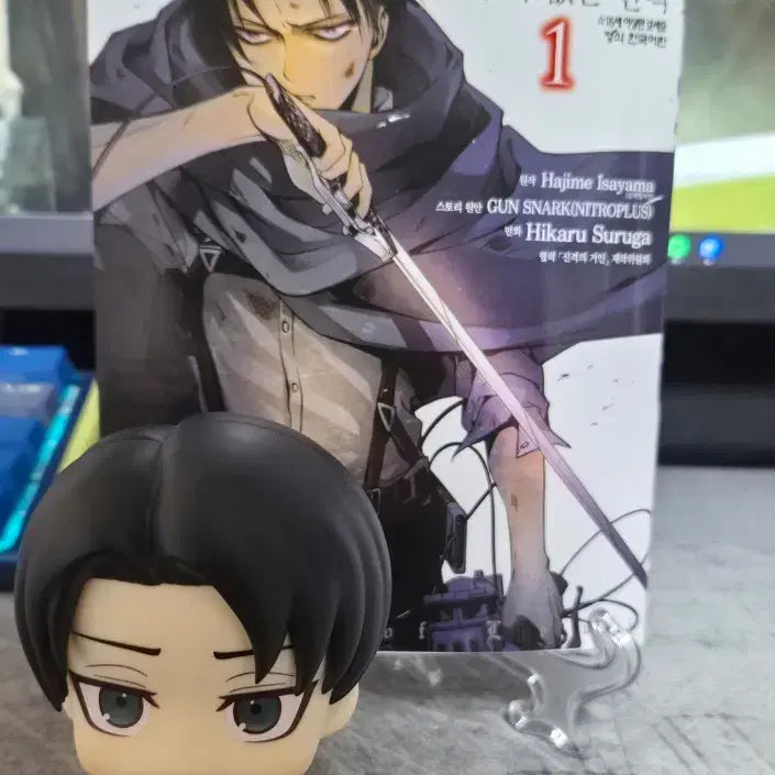 [BUNJANG] Attack on Titan Levi Bundle Set / 진격의 거인 리바이 일괄 판매합니다!