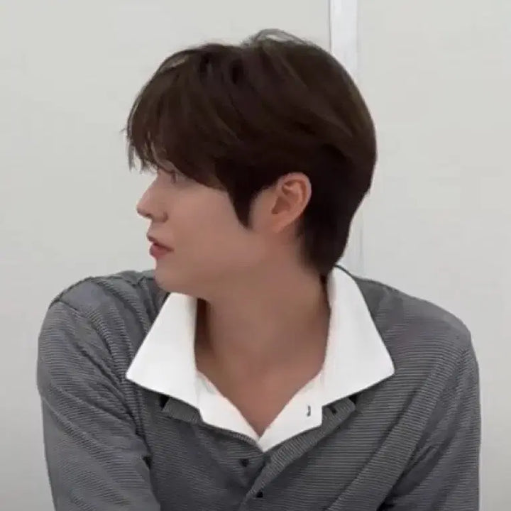 [BUNJANG] RIIZE Sungchan Arena Homme China Magazine Vol. 3 + Photocard Bundle Set / 라이즈 성찬 미개봉 아레나옴므 중국잡지 3권+포카 3개 일괄 세트양도원가이하