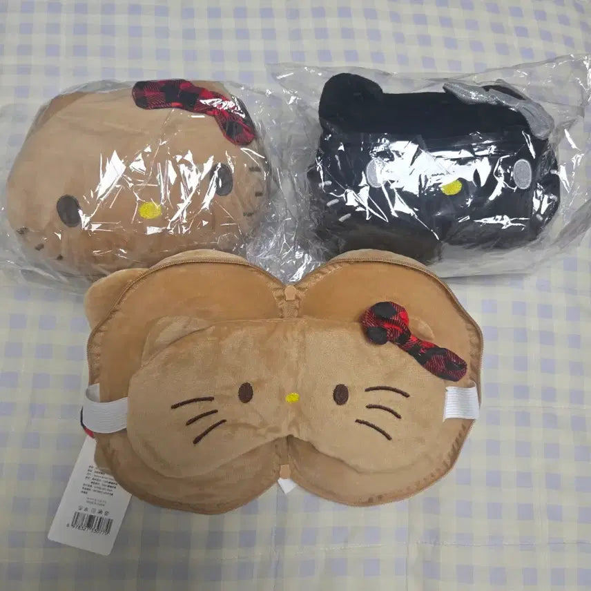 [BUNJANG] Sanrio Hello Kitty Sleep Mask Pillow / 키티 수면안대베개 (새제품